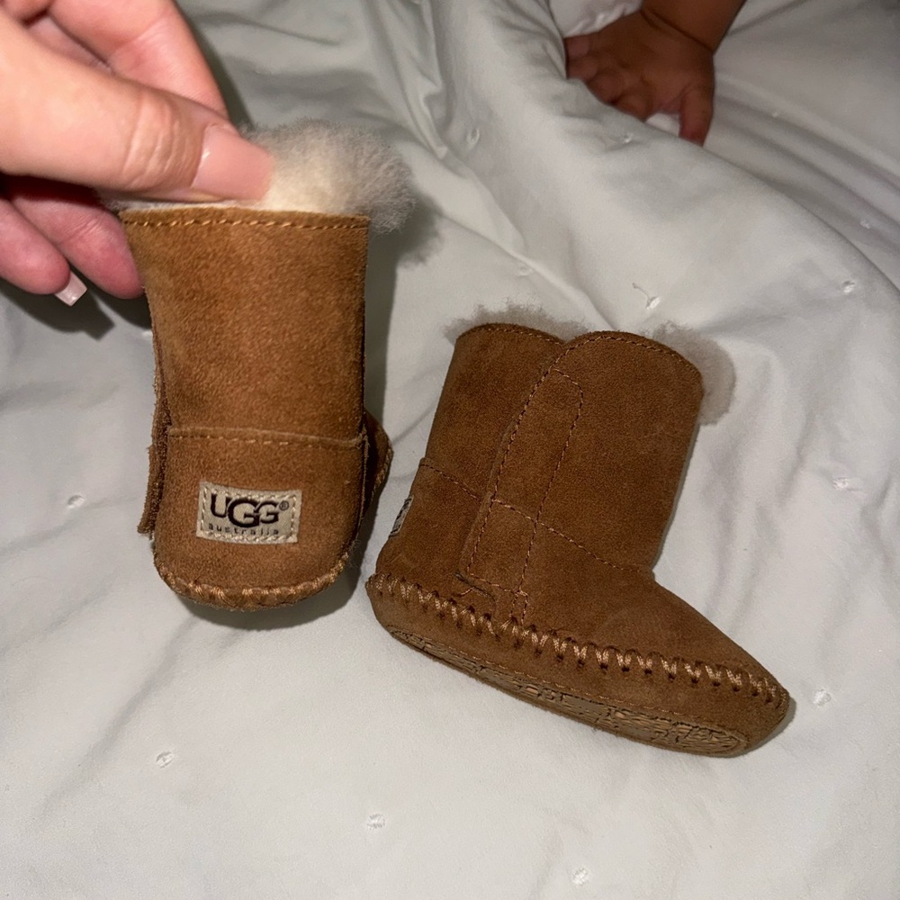 Infant soft sole uggs